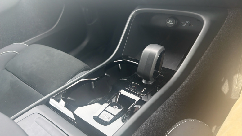 Volvo XC40 2.0 B3P Plus Dark 5dr Auto Petrol Estate